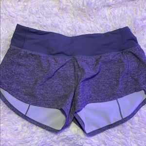 lulu lemon 2.5 inch shorts